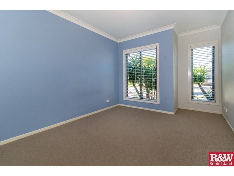 7 Fulmar Crescent, Banksia Beach QLD 4507