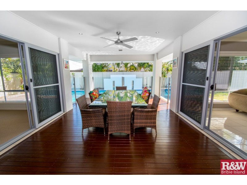 7 Fulmar Crescent, Banksia Beach QLD 4507