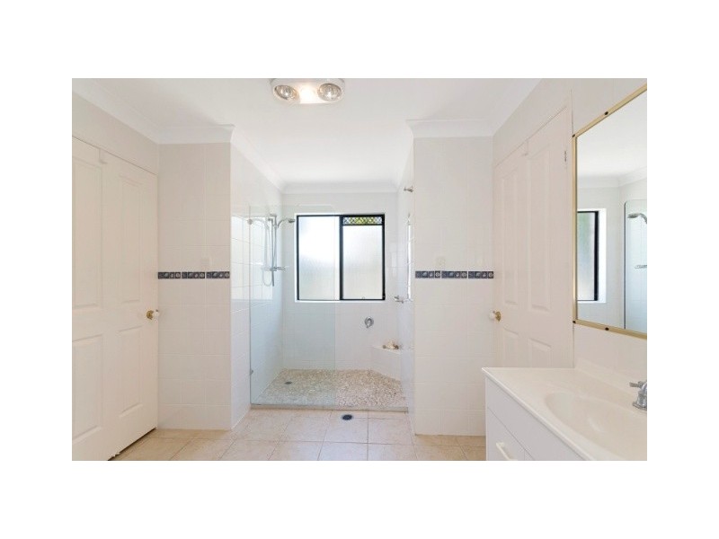 1/6 Topsail Circuit, Banksia Beach QLD 4507