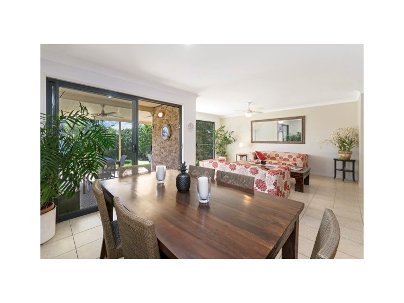1/6 Topsail Circuit, Banksia Beach QLD 4507