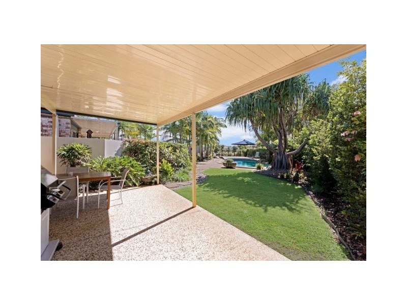 1/6 Topsail Circuit, Banksia Beach QLD 4507