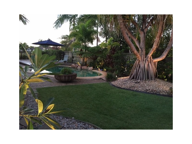 1/6 Topsail Circuit, Banksia Beach QLD 4507
