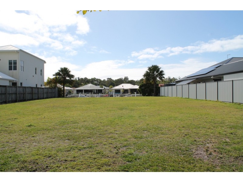 13 Baza Place, Banksia Beach QLD 4507