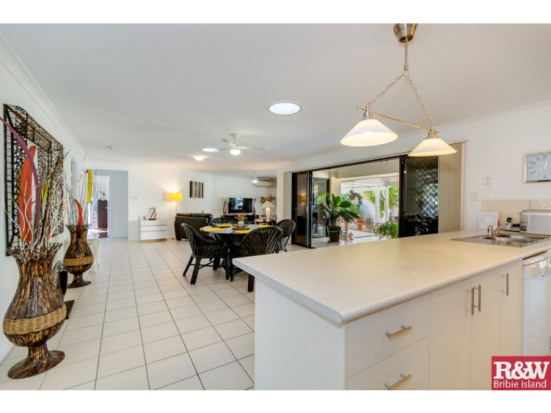 42 Bilinga Court, Sandstone Point QLD 4511