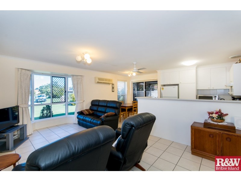 1/11 Eltham Place, Sandstone Point QLD 4511