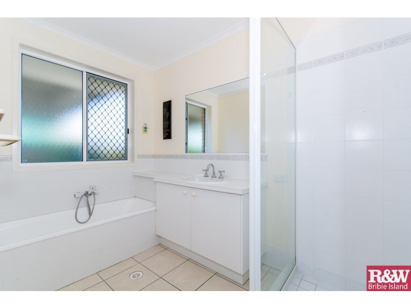 1/11 Eltham Place, Sandstone Point QLD 4511