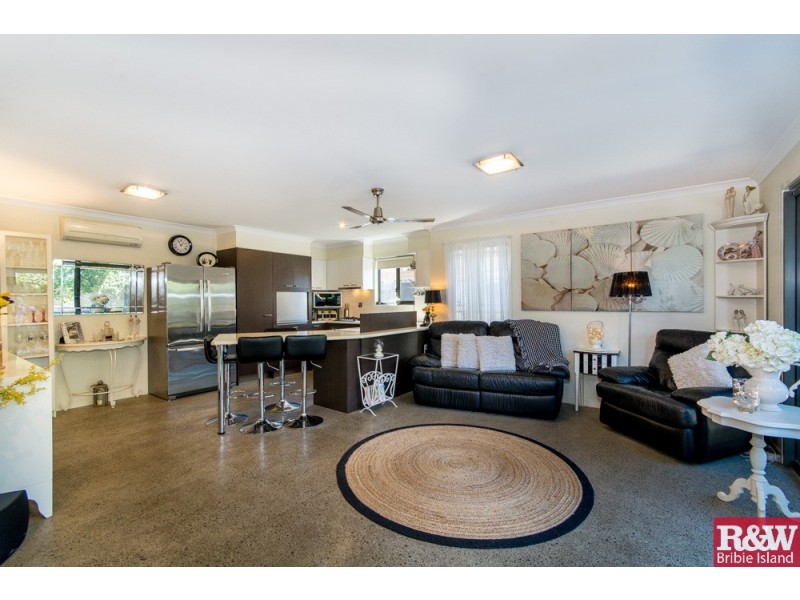1/11 Fourth Ave, Bongaree QLD 4507