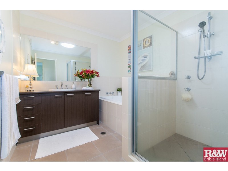 1/11 Fourth Ave, Bongaree QLD 4507