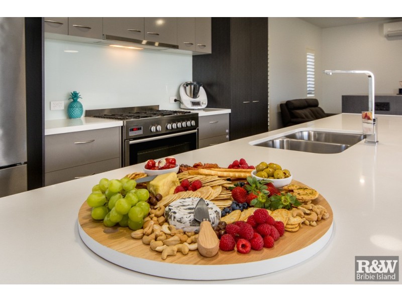 14 Honeymyrtle Street, Banksia Beach QLD 4507