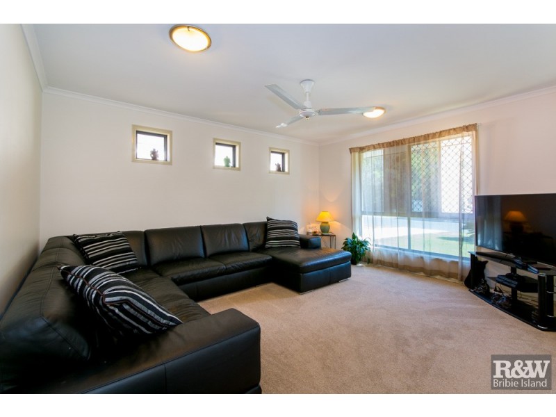 51 Corrimal Place, Sandstone Point QLD 4511