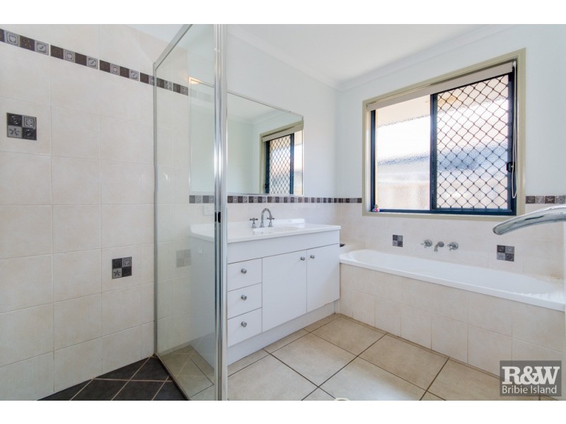 51 Corrimal Place, Sandstone Point QLD 4511