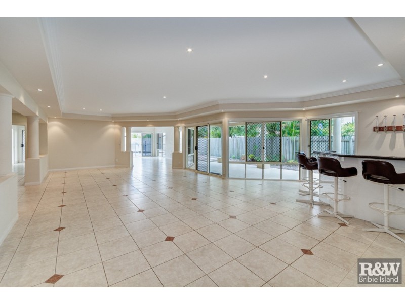 10 Genoa Place, Banksia Beach QLD 4507