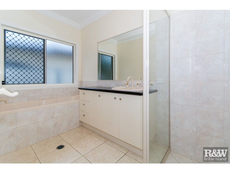 10 Genoa Place, Banksia Beach QLD 4507