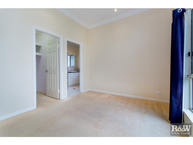 10 Genoa Place, Banksia Beach QLD 4507