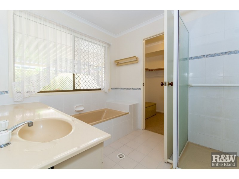14 Yorkshire Drive, Banksia Beach QLD 4507