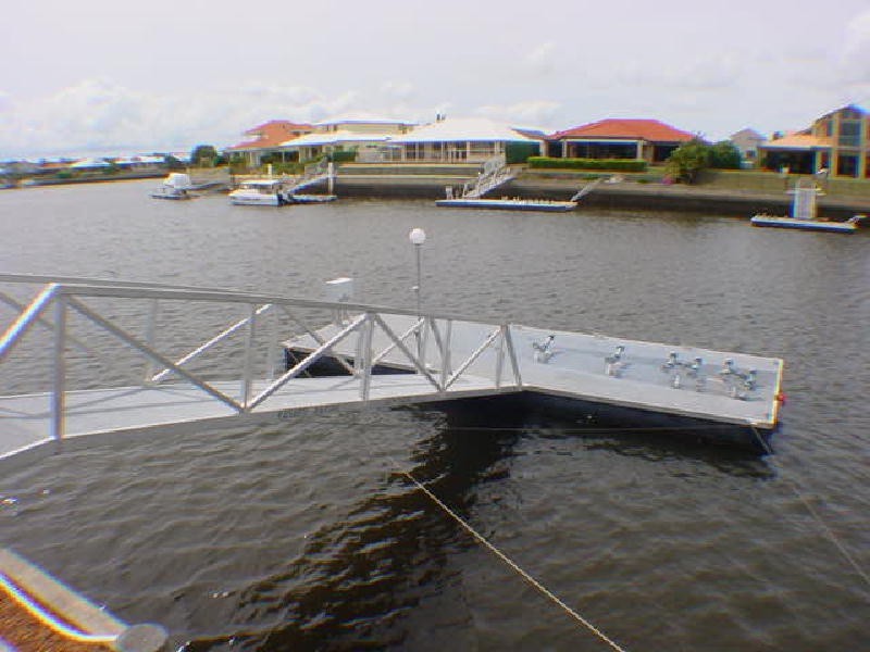 35 Bowsprit Crescent, Banksia Beach QLD 4507