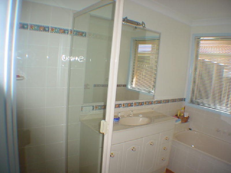 35 Bowsprit Crescent, Banksia Beach QLD 4507