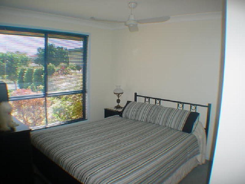 35 Bowsprit Crescent, Banksia Beach QLD 4507