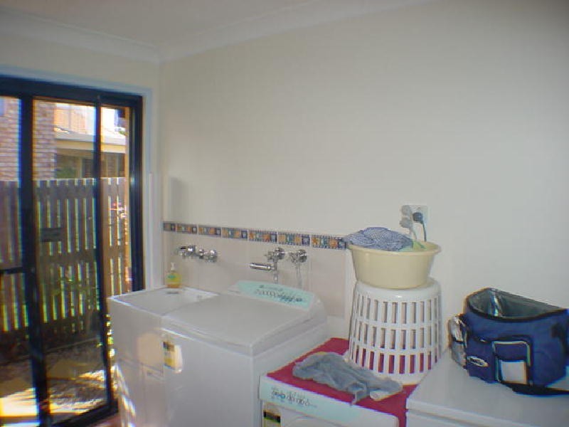 35 Bowsprit Crescent, Banksia Beach QLD 4507