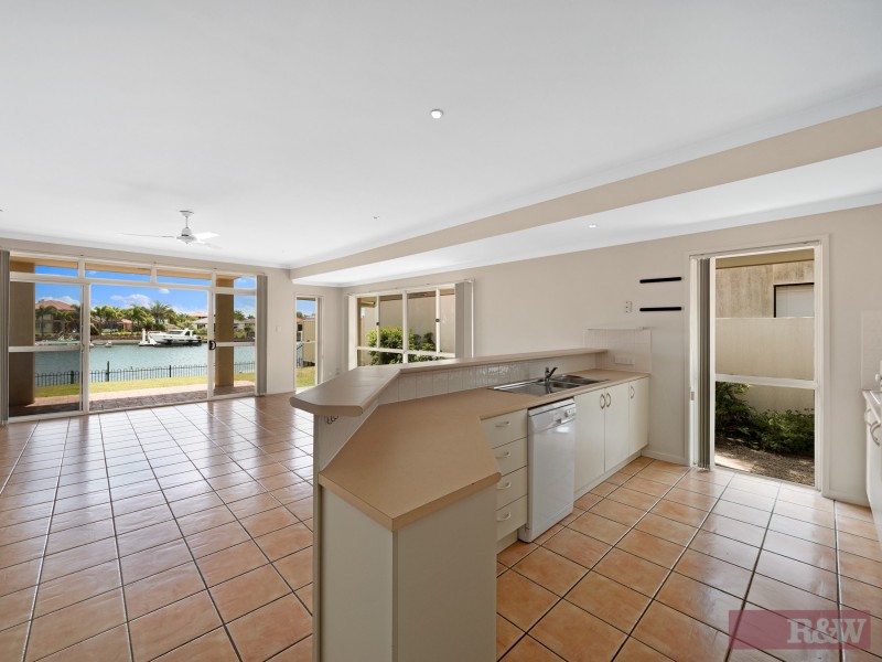 39 Dugong Crescent, Banksia Beach QLD 4507