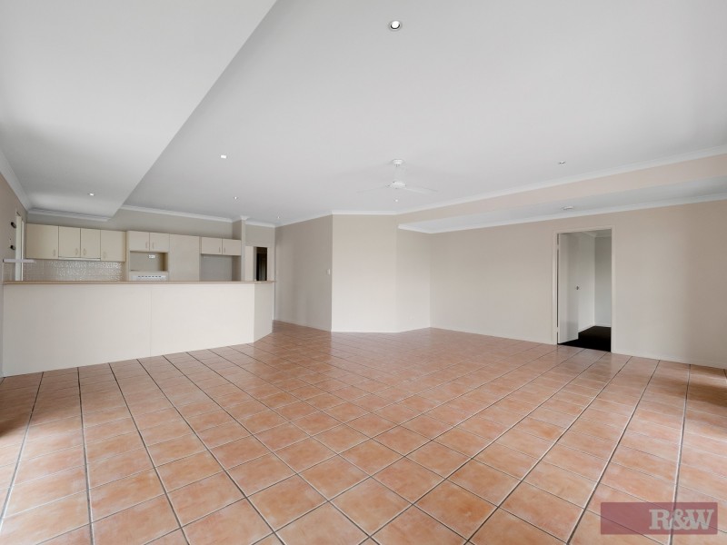 39 Dugong Crescent, Banksia Beach QLD 4507