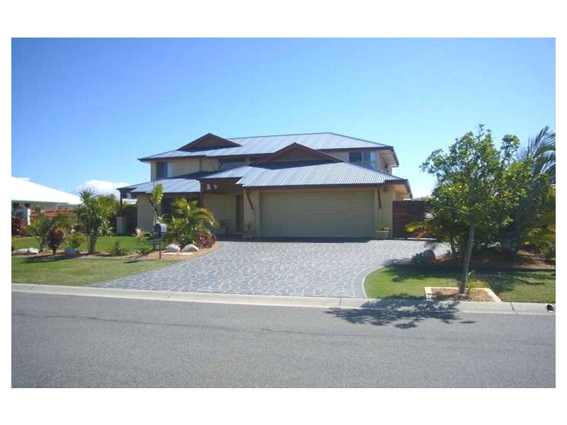 39 Teal Boulevarde, Banksia Beach QLD 4507