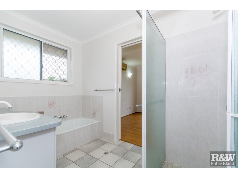 7 White Patch Esp, Banksia Beach QLD 4507
