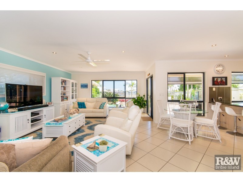 43 Marina Blvd, Banksia Beach QLD 4507