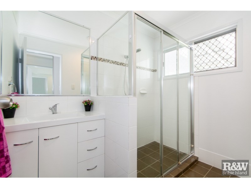 5 Sun Court, Banksia Beach QLD 4507