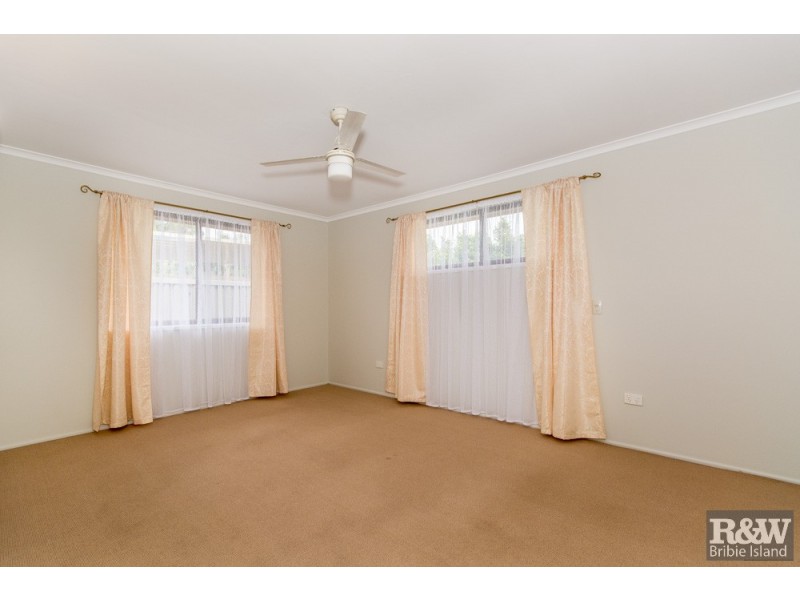 6 Banks Street, Banksia Beach QLD 4507