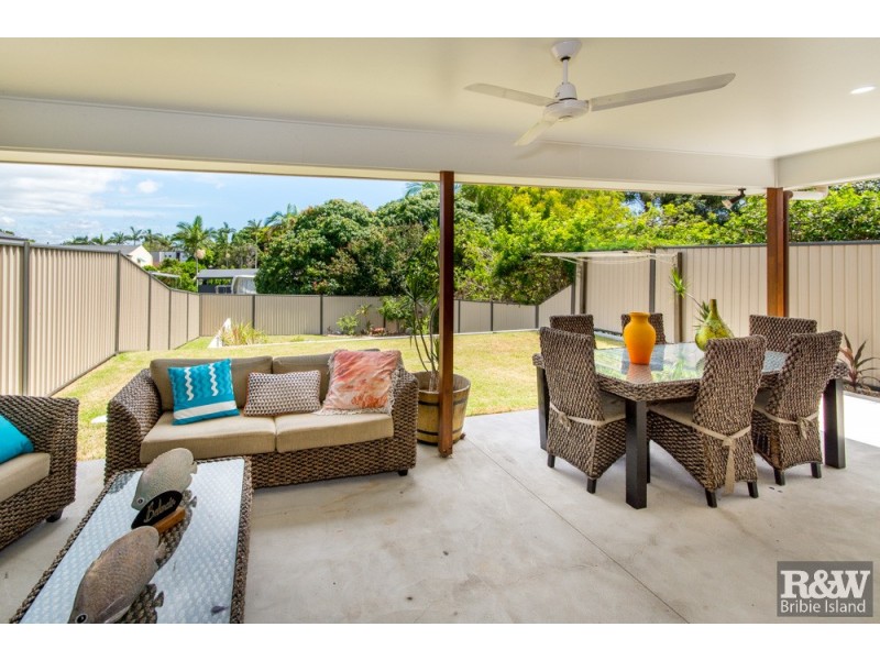 2/3 Third Ave, Bongaree QLD 4507