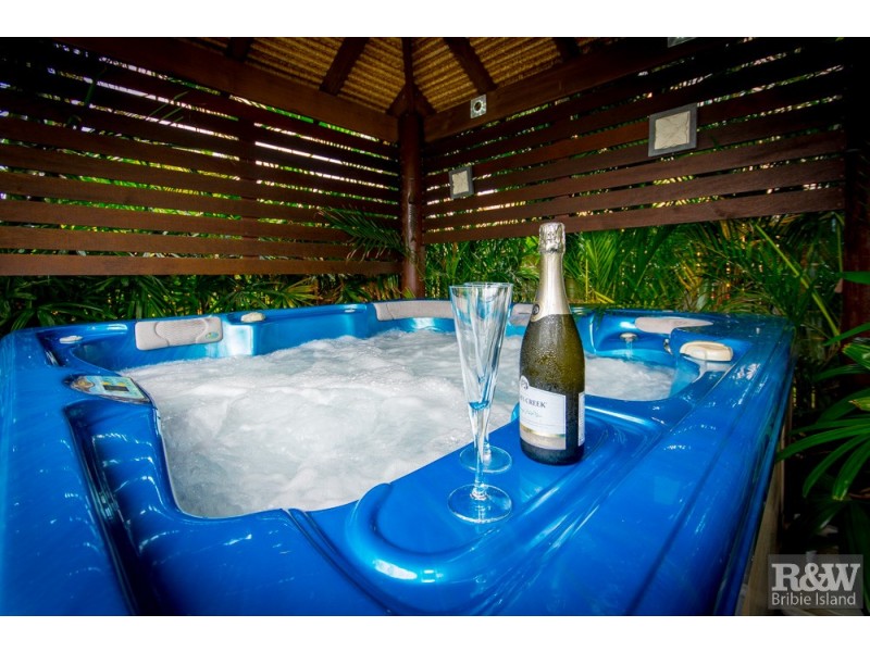 76 Kakadu Cct, Banksia Beach QLD 4507