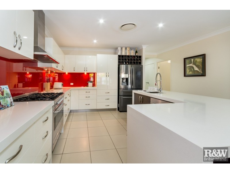 10 Fulmar Crescent, Banksia Beach QLD 4507