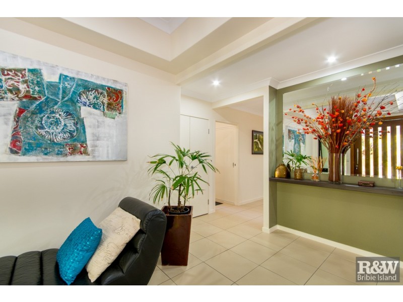 10 Fulmar Crescent, Banksia Beach QLD 4507