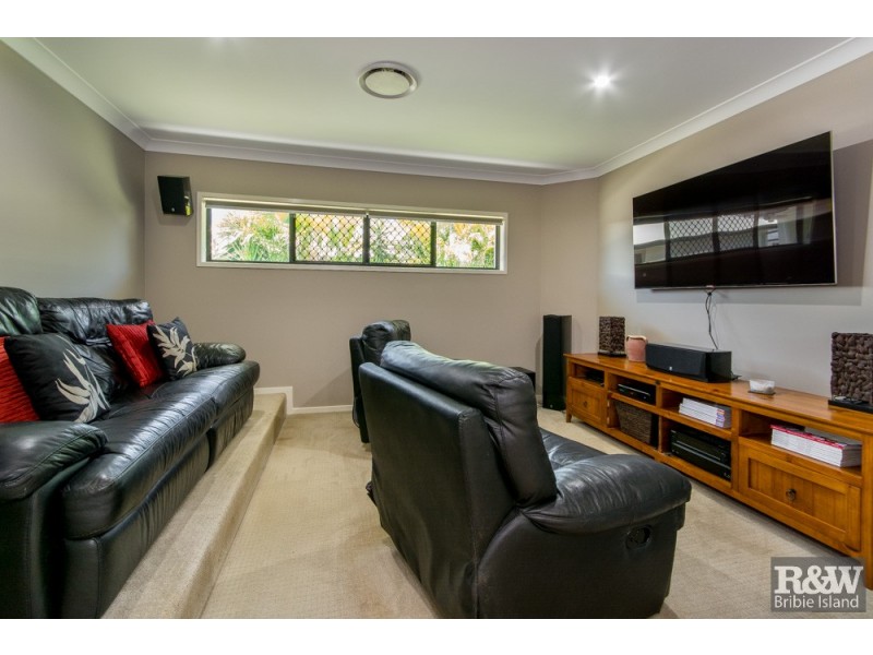 10 Fulmar Crescent, Banksia Beach QLD 4507