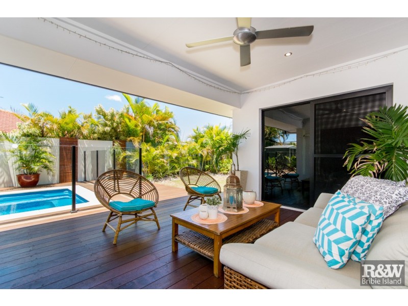 10 Fulmar Crescent, Banksia Beach QLD 4507