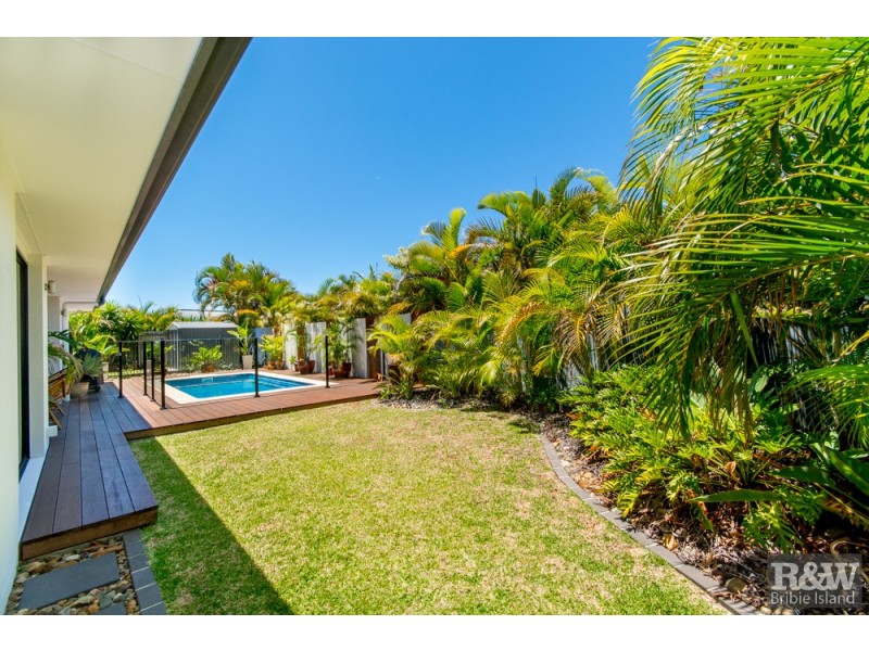 10 Fulmar Crescent, Banksia Beach QLD 4507