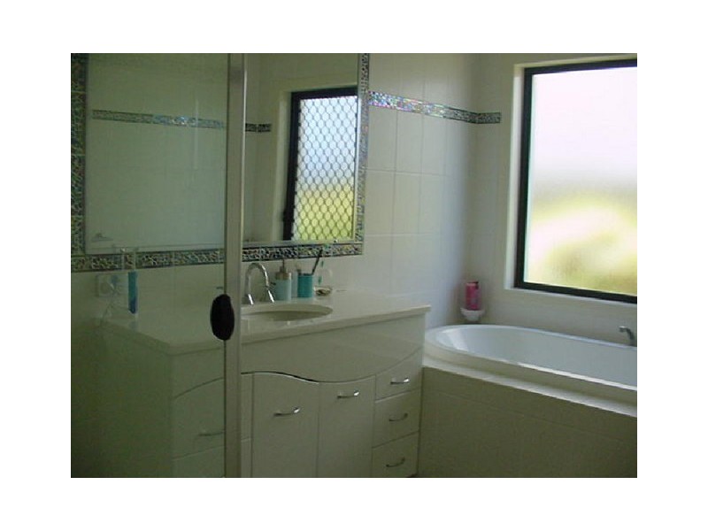 34 Raptor Parade, Banksia Beach QLD 4507