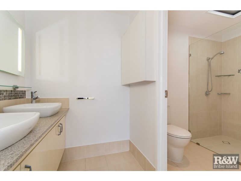 A7 Spinnaker Drive, Sandstone Point QLD 4511