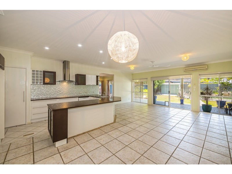 13 Headsail Drive, Banksia Beach QLD 4507