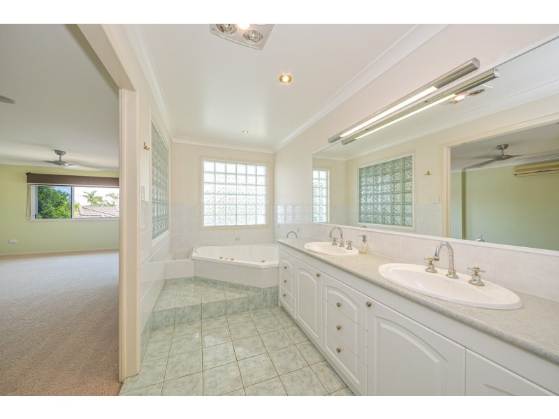 13 Headsail Drive, Banksia Beach QLD 4507