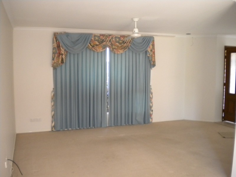 11 Lachlan Crescent, Sandstone Point QLD 4511