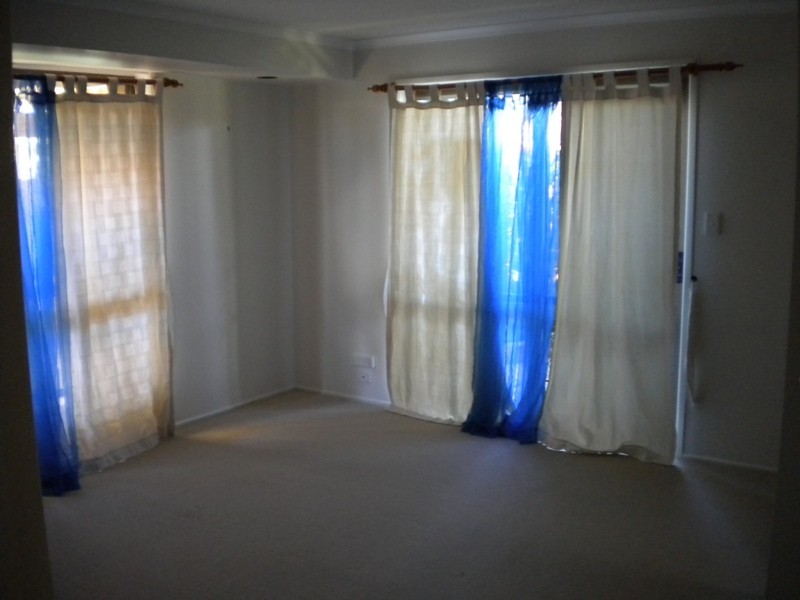 11 Lachlan Crescent, Sandstone Point QLD 4511