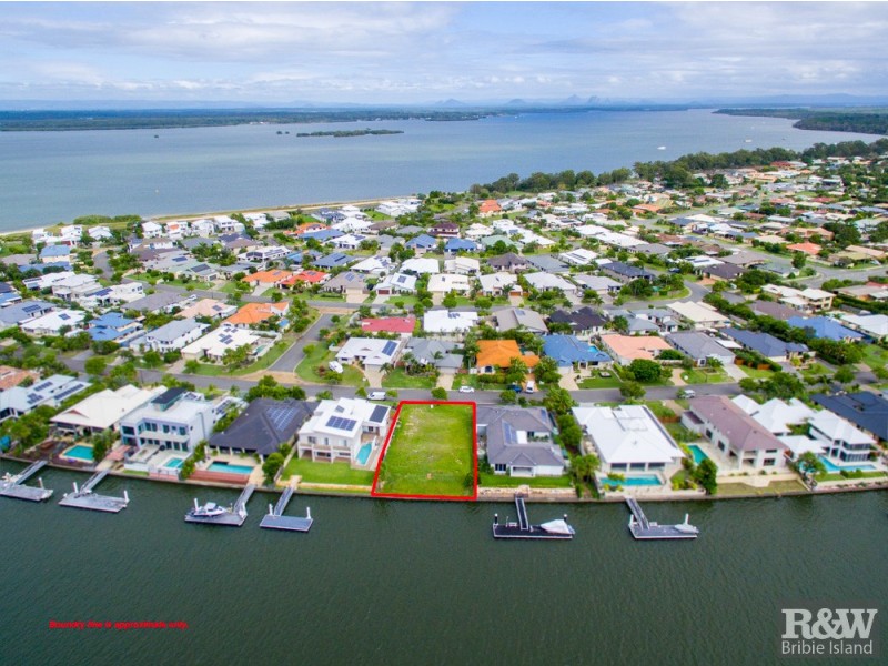 18 Teal Boulevard, Banksia Beach QLD 4507