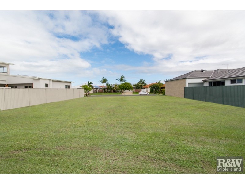 18 Teal Boulevard, Banksia Beach QLD 4507