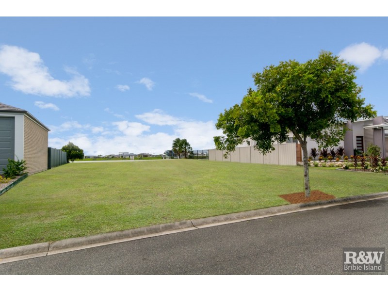 18 Teal Boulevard, Banksia Beach QLD 4507