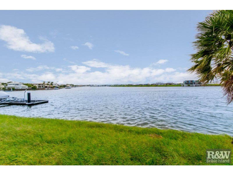 18 Teal Boulevard, Banksia Beach QLD 4507