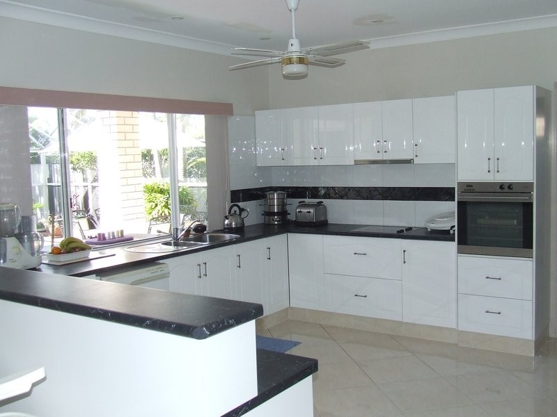 8 Topsail Circuit, Banksia Beach QLD 4507
