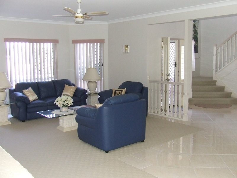 8 Topsail Circuit, Banksia Beach QLD 4507