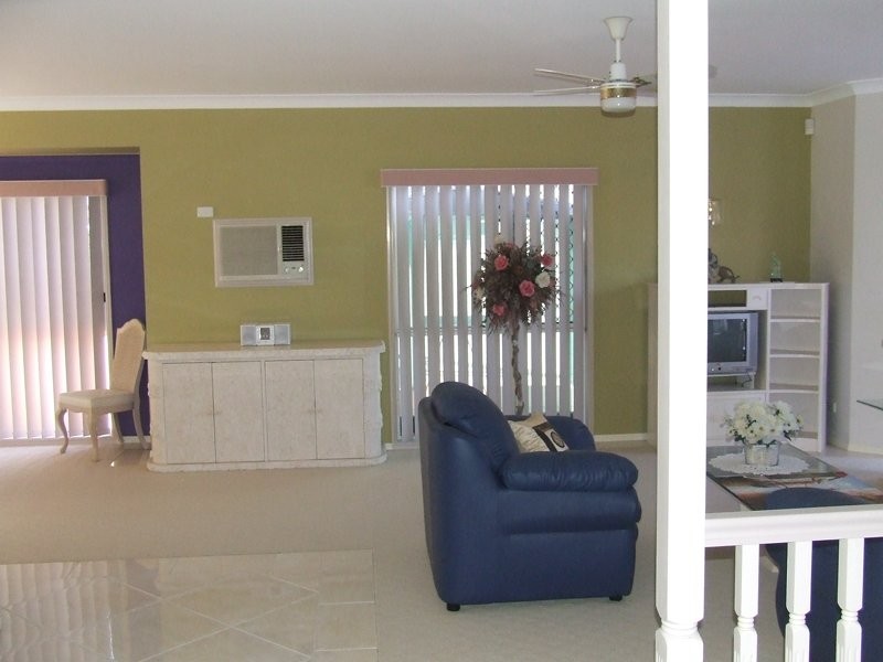 8 Topsail Circuit, Banksia Beach QLD 4507